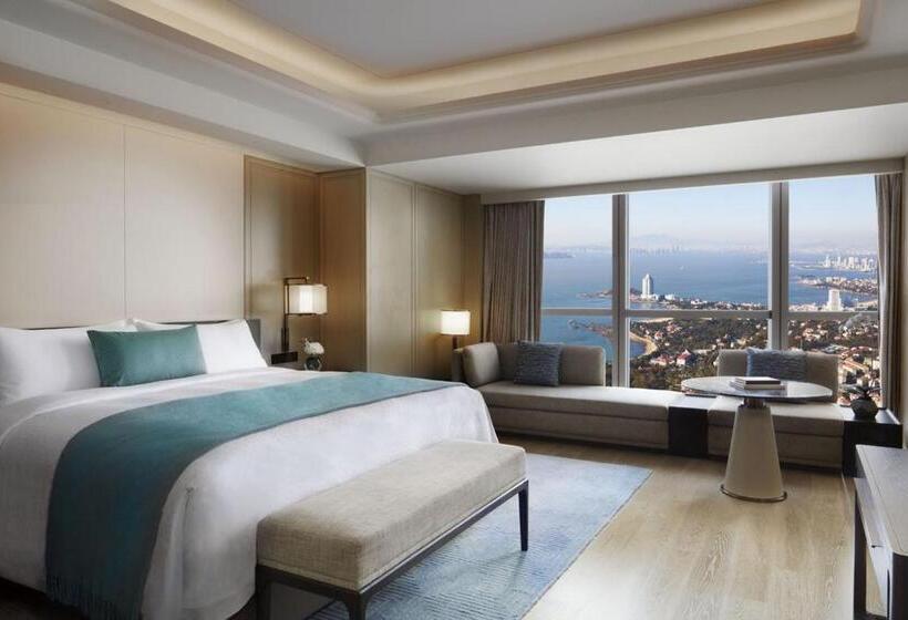 Номер Superior Вид на Город, The St. Regis Qingdao