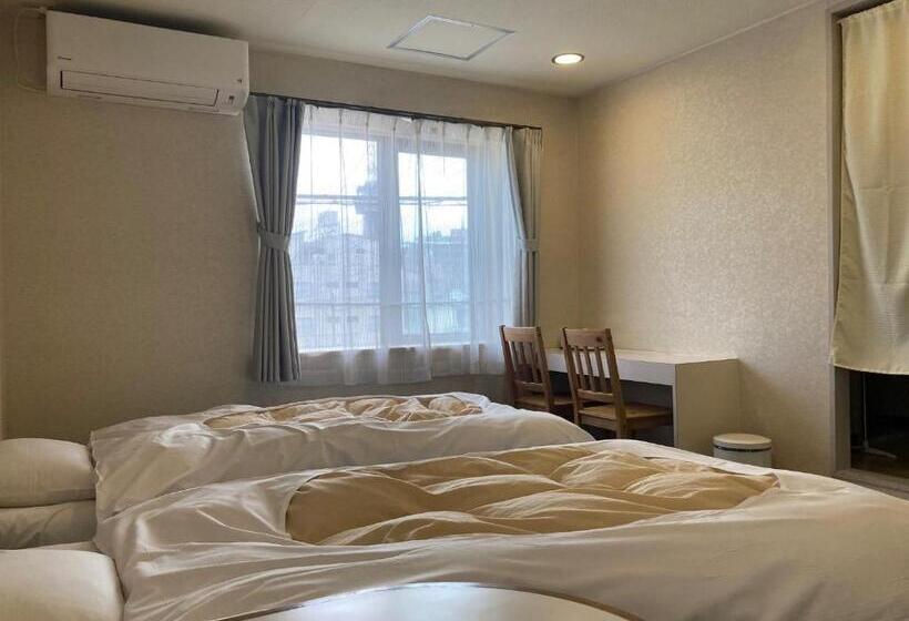 Номер Стандарт, J Hoppers Beppu Guesthouse ジェイホッパーズ別府ゲストハウス