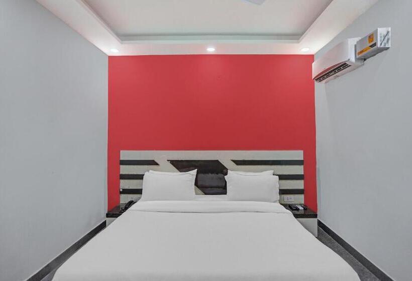 Standardrum, Townhouse 456 The Hotel Noida Grand