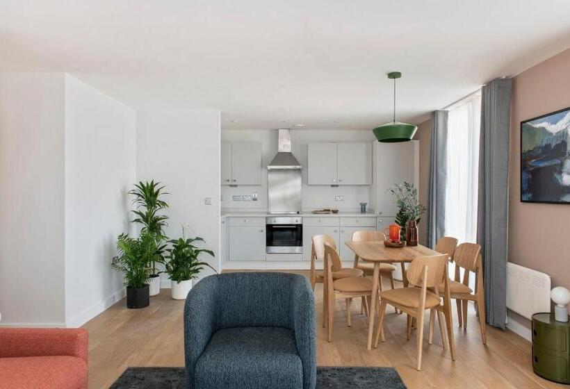 3 Yatak Odalı Daire, Cove Paradise Street