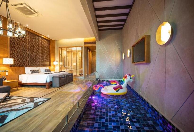 Вилла с 1 спальней и бассейном, La Miniera Pool Villas Pattaya   Small Luxury Hotels Of The World