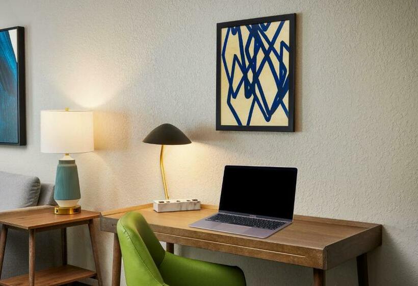 Студио Стандарт Кровать Кинг, Staybridge Suites   Auburn   University Area, An Ihg