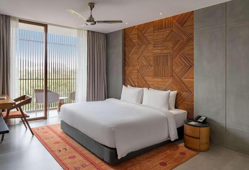 Номер Superior с Балконом, Radisson Resort And Spa Lonavala