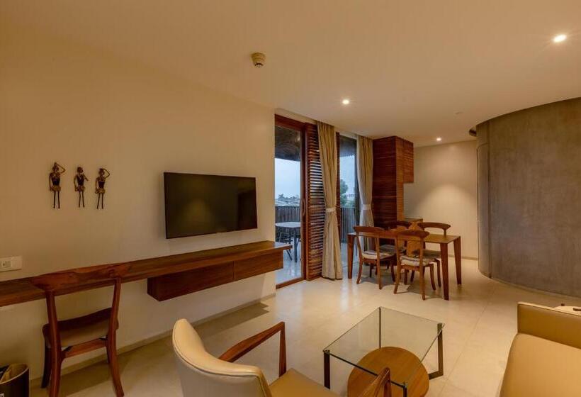 Президентский Люкс, Radisson Resort And Spa Lonavala