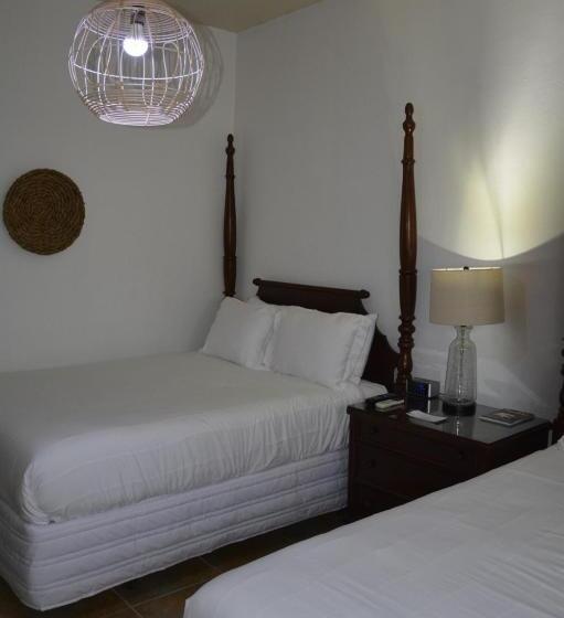 اتاق استاندارد, Turtle Bay Inn