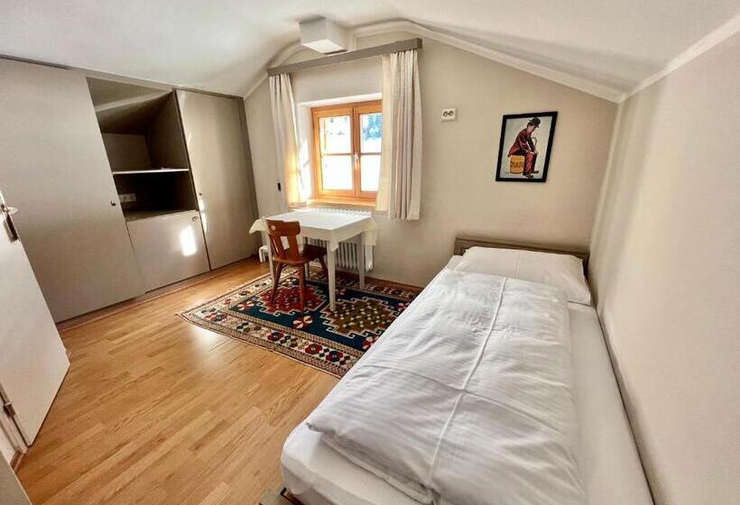 Standard Einzelzimmer Geteiltes Bad, Lech Hostel