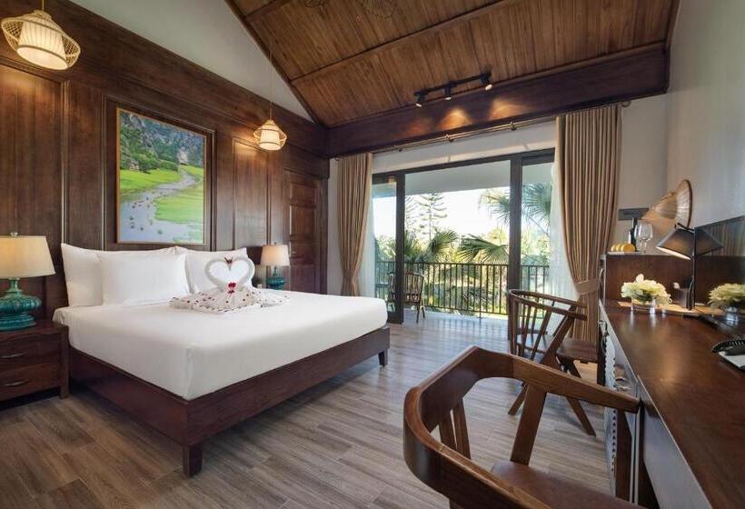 اتاق استاندارد با چشم‌انداز استخر, Bai Dinh Riverside Resort & Spa