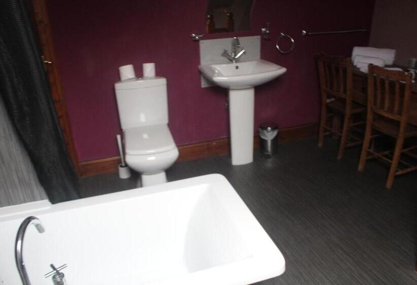 اتاق استاندارد, Forresters Bar & French Restaurant With Rooms
