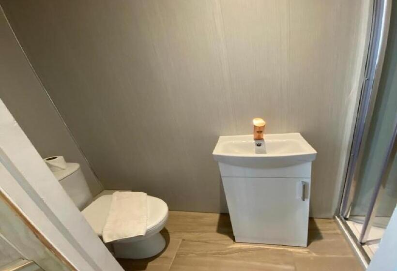 Номер Стандарт, Alexander Hotel Fully Refurbished All Rooms En Suite