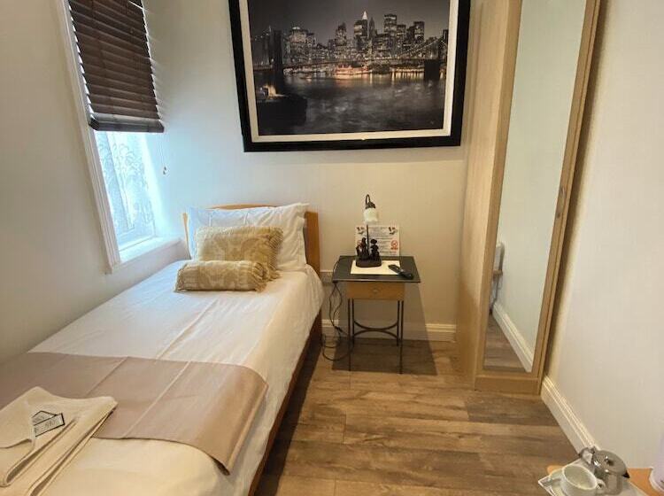 スタンダードシングルルーム, Alexander Hotel Fully Refurbished All Rooms En Suite