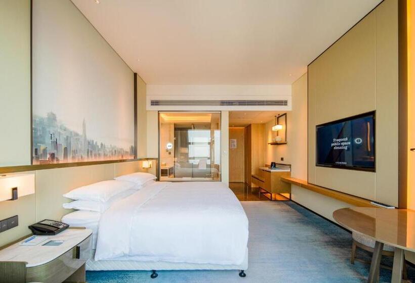 Номер Deluxe Кровать Кинг Вид на Город, Four Points By Sheraton Wuhan, Jiangxia