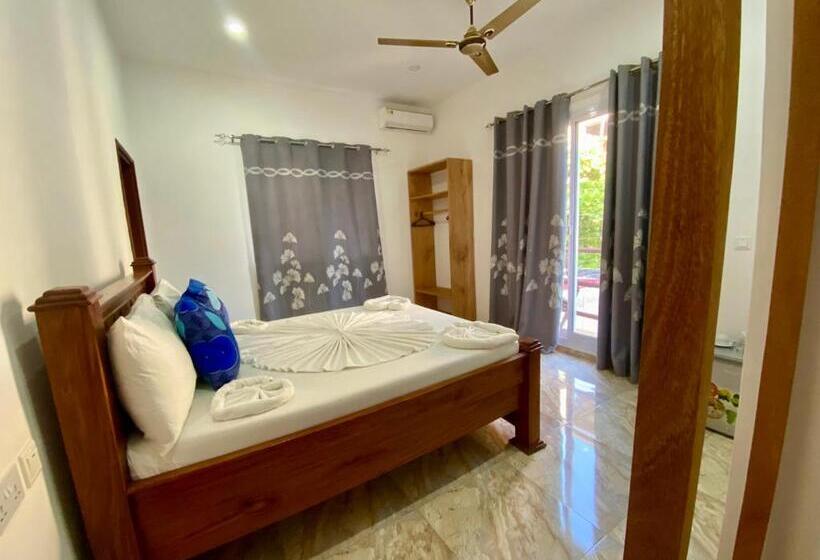 غرفة قياسية مزوَّدة بشُرفة, Cezere The Palm