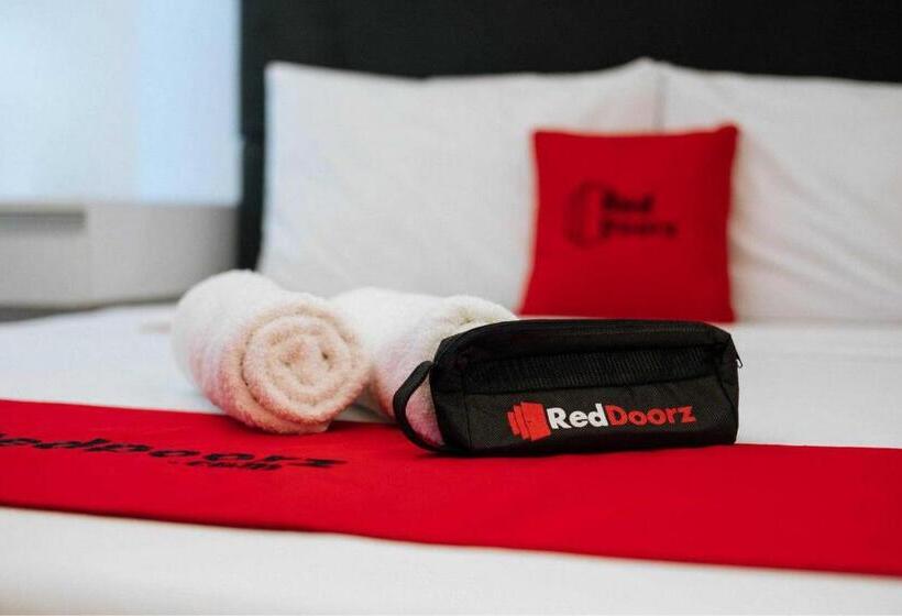 Номер Deluxe, Reddoorz @ Sekip Medan
