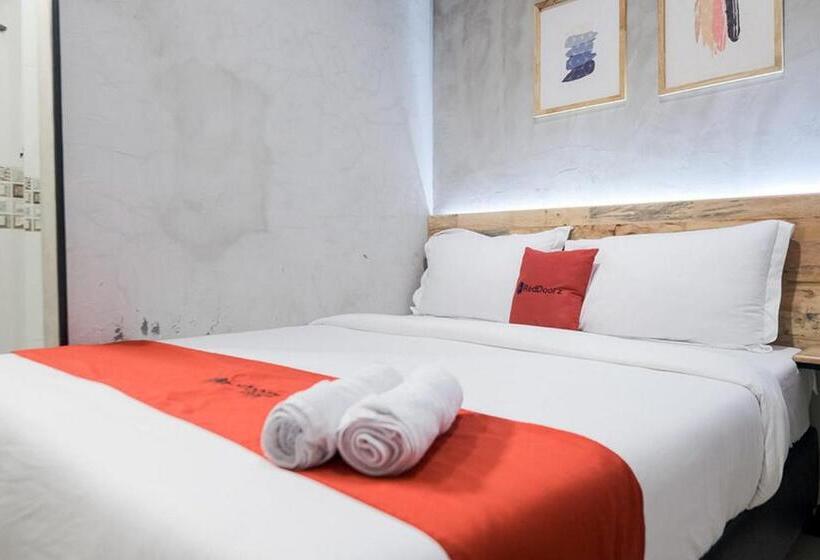 Номер Deluxe, Reddoorz @ Sekip Medan