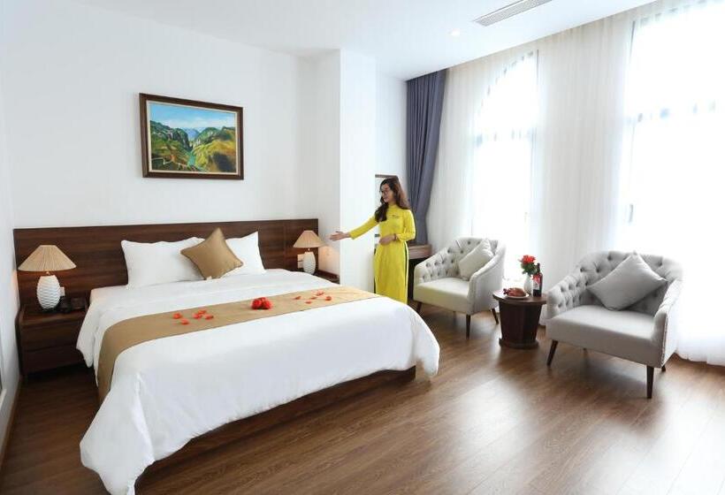 سوئیت با چشم‌انداز رودخانه, Silk River Hotel Ha Giang