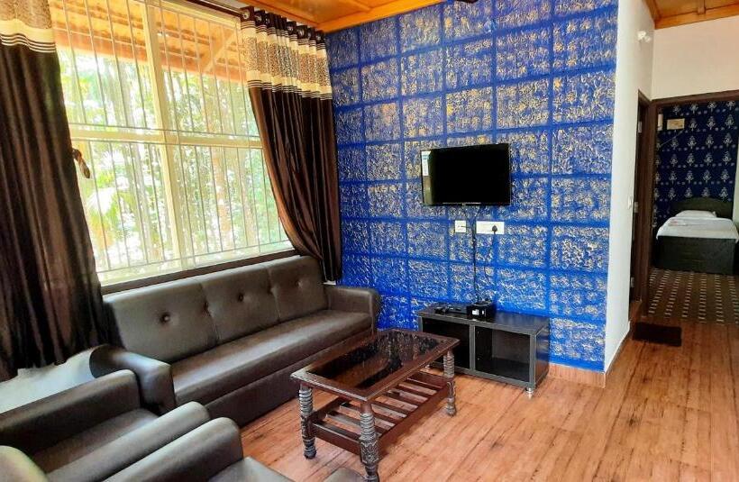 带阳台的三人标准间, Hosamane Farm Inn