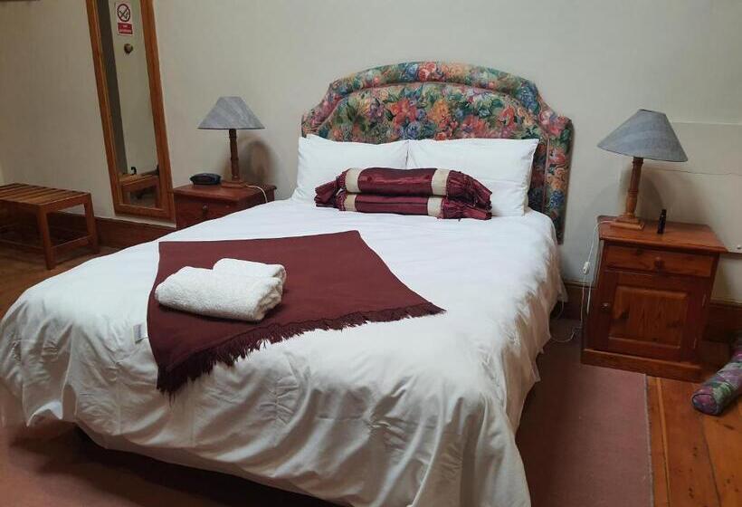 Семейный Номер, Lord Fraser Guest House