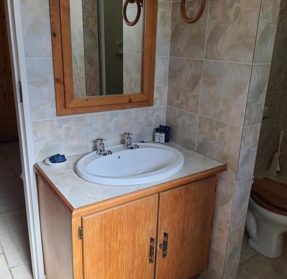 Семейный Номер, Lord Fraser Guest House