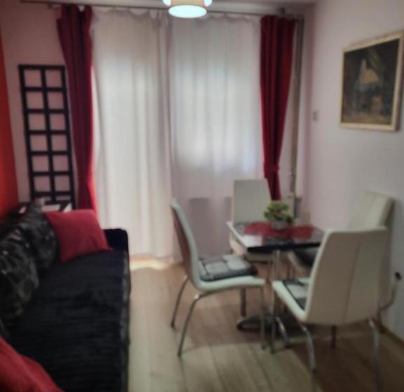 استودیوی استاندارد, Vila Mala Evropa