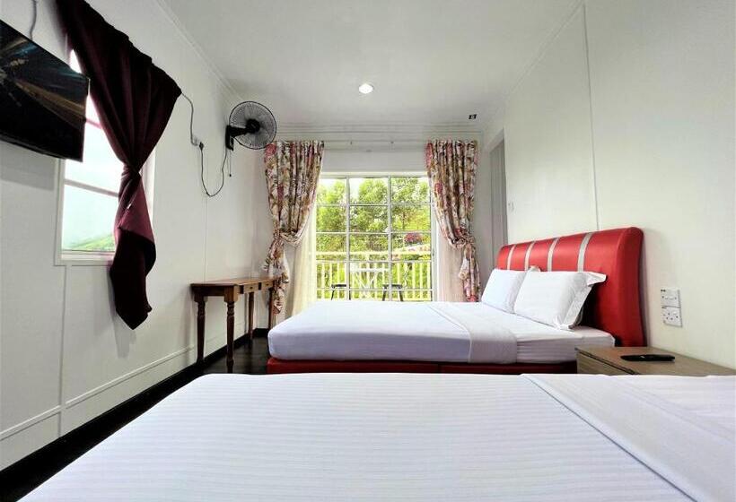 Трехместный Номер Стандарт с Балконом, Suang Noh Homestay Kundasang