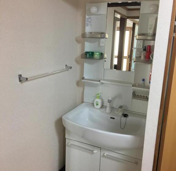 バスルーム共有のトリプルスタンダード, Guesthouse Mame庵