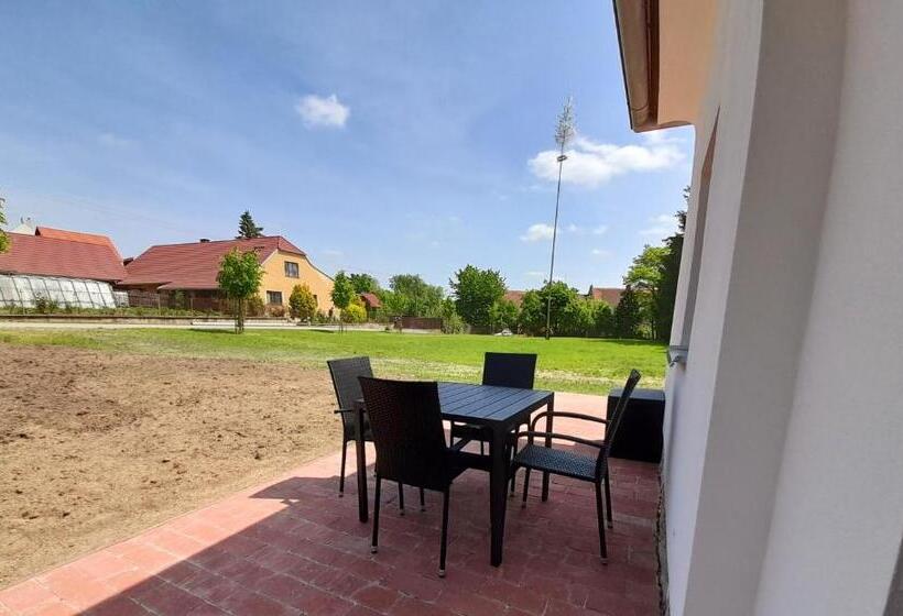 테라스 스위트, Residence Tvrz Skočice