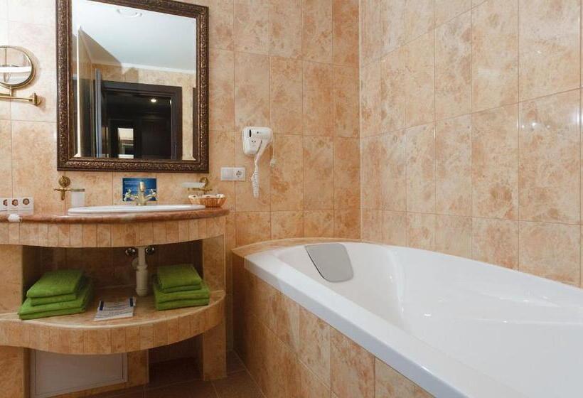 Family Suite, Iváncsó Birtok   термальні води косино