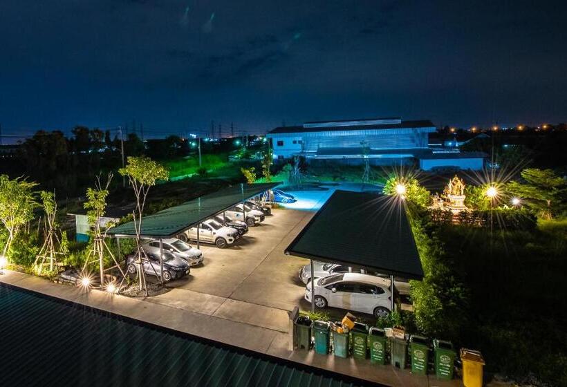 Номер Deluxe с Балконом, The Living Hotel Samutprakan