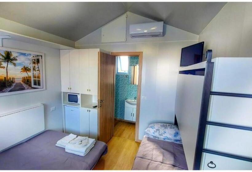 بانگلوی استاندارد با چشم‌انداز دریا, Residence Stabilimento Roma