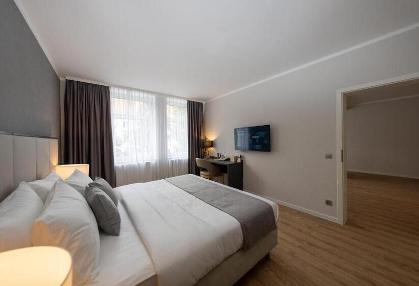 سوییت سوپریور, Emily Hotel Leipzig Neue Messe