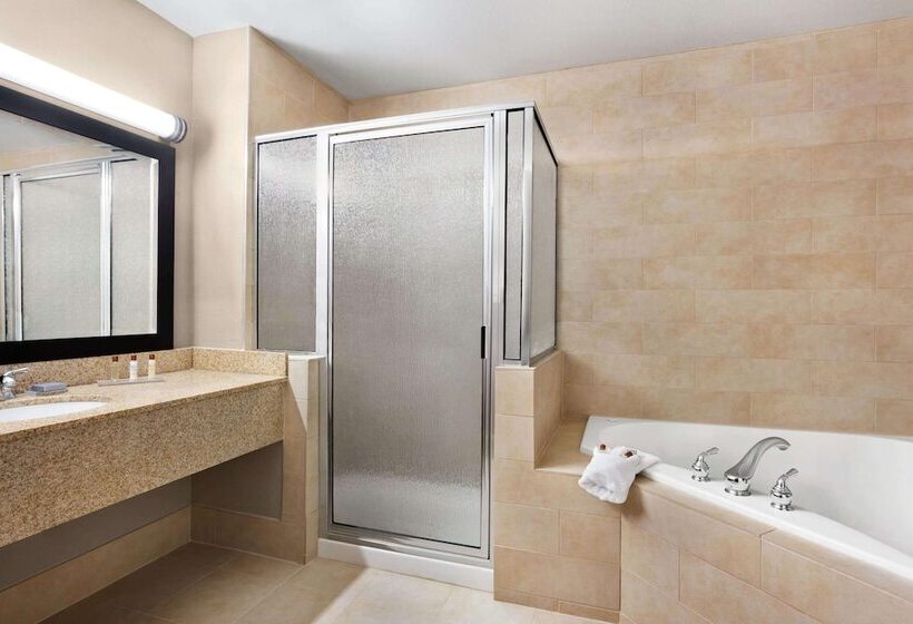 Люкс Deluxe Кровать Кинг, Wingate By Wyndham Bentonville