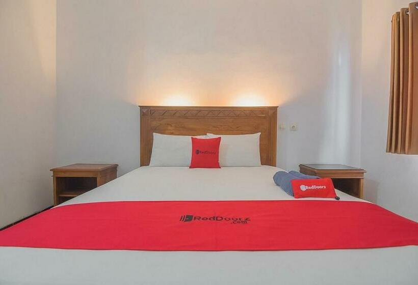 Номер Economy, Reddoorz Plus Near Rsud Majalengka
