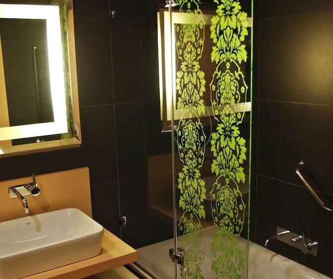 غرفة قياسية سرير مزدوج, Doubletree By Hilton Hotel Girona
