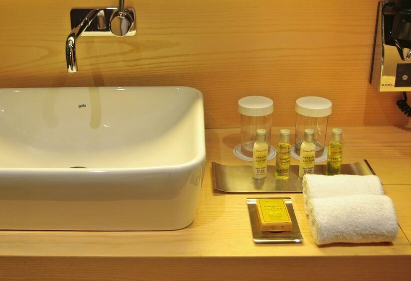 غرفة قياسية مزوَّدة بشُرفة, Doubletree By Hilton Hotel Girona