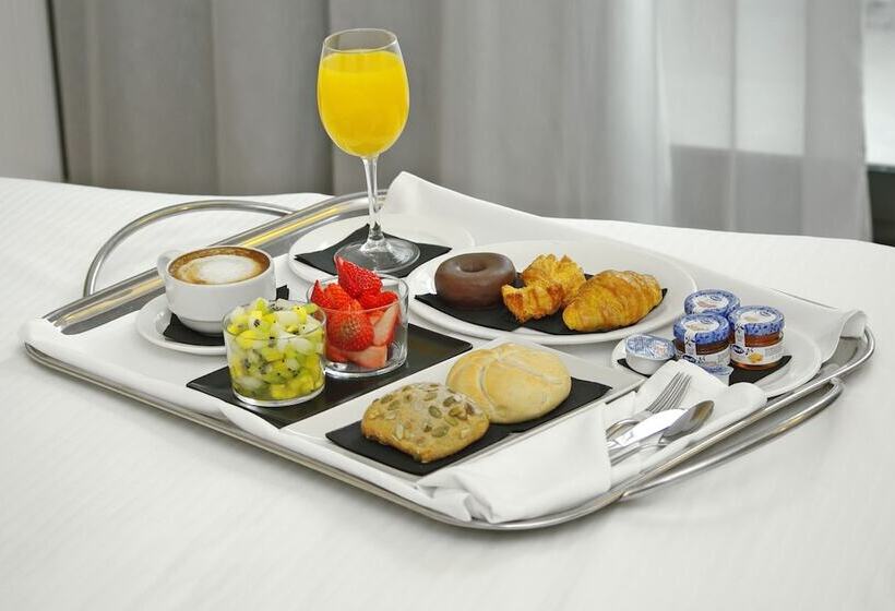 غرفة قياسية مزوَّدة بشُرفة, Doubletree By Hilton Hotel Girona