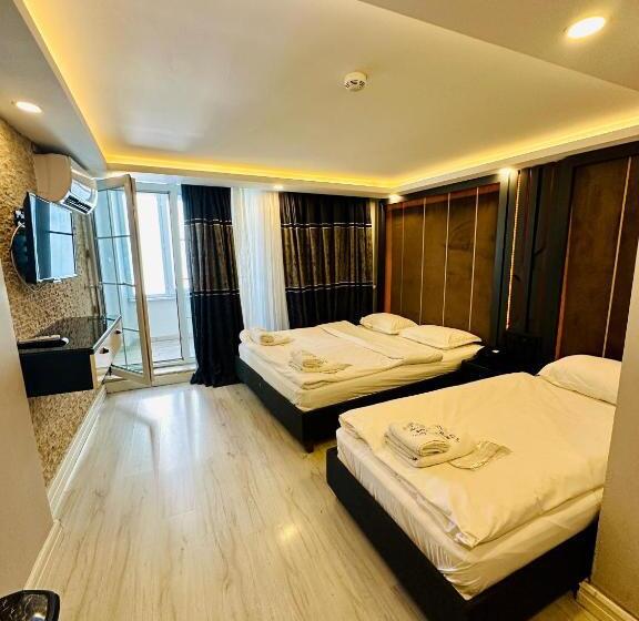 اتاق استاندارد سه تخته با بالکن, Sirkeci Quietness