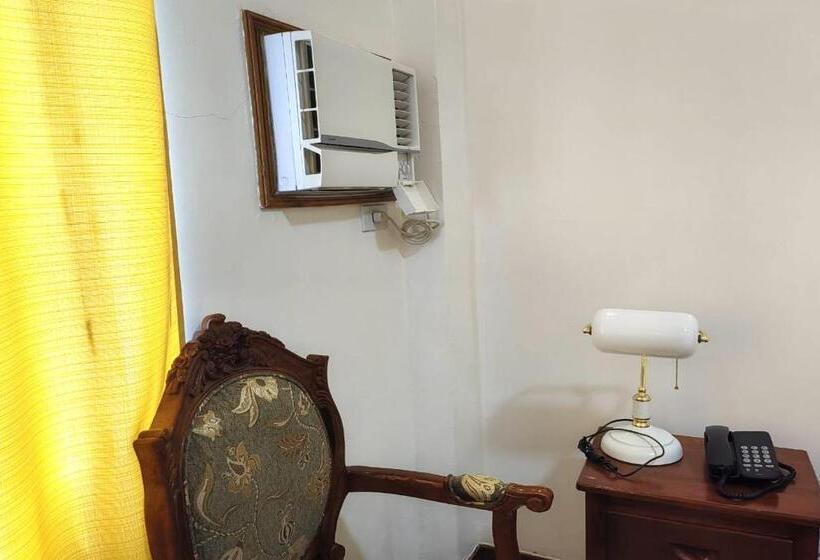 اتاق لوکس, Ferrymar Hotel Iloilo