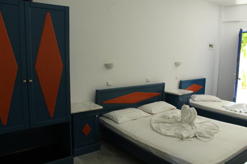 استودیوی استاندارد, Leonidas Studios & Apartments