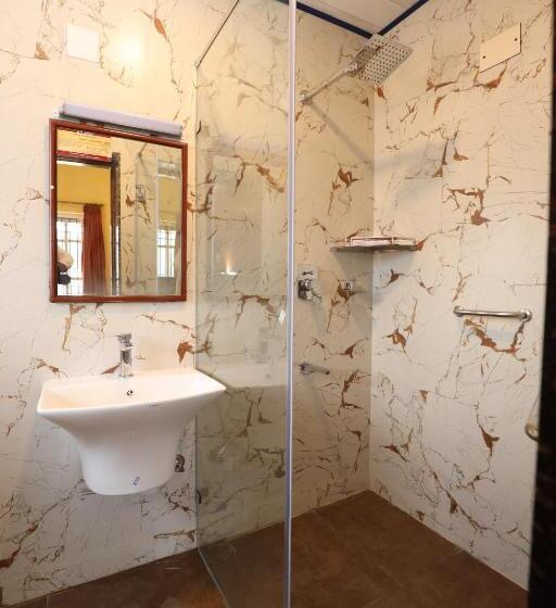 اتاق لوکس خانوادگی, Silver Oak