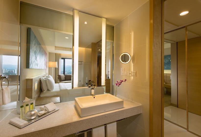 Номер Executive, Doubletree By Hilton Hotel Kuala Lumpur