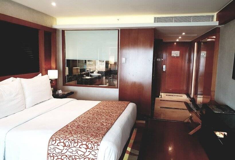 Номер Deluxe, Gokulam Grand Hotel & Spa Bangalore