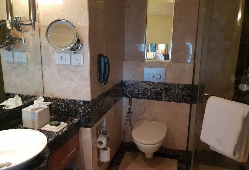 Номер Deluxe, Gokulam Grand Hotel & Spa Bangalore