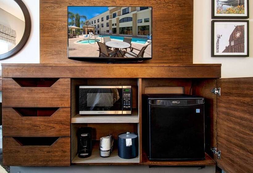 장애인을 위한 스위트, Hampton Inn And Suites Hemet