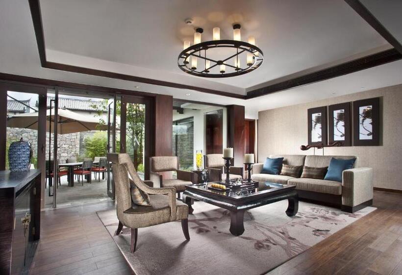 Вилла Superior 2 Спальни, Pullman Lijiang Resort & Spa