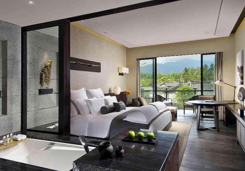 Номер Deluxe, Pullman Lijiang Resort & Spa
