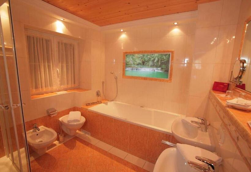 Полулюкс с Бассейном, Wellness & Landhotel Prinz  Wellness & Romantik