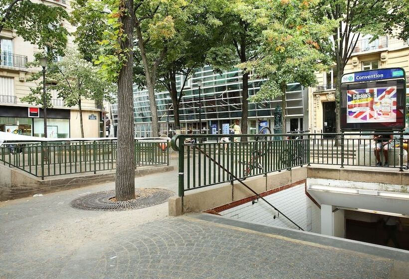 اتاق اکونومی, Auguste