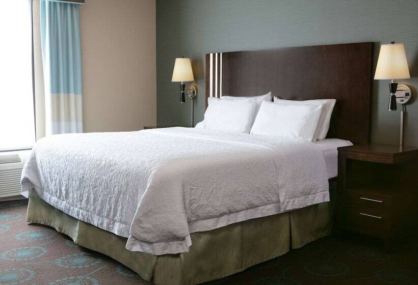 스탠다드 스튜디오, Hampton Inn & Suites Lincoln   Northeast I 80