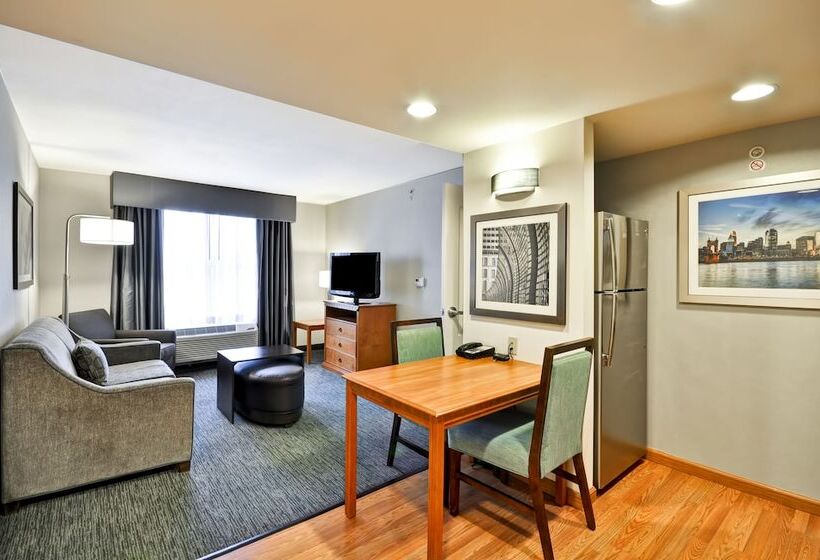 Люкс Кровать Кинг, Homewood Suites By Hilton Cincinnatimilford