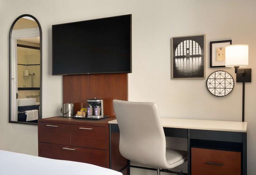 스탠다드 룸 더블 침대, Doubletree By Hilton New York Downtown